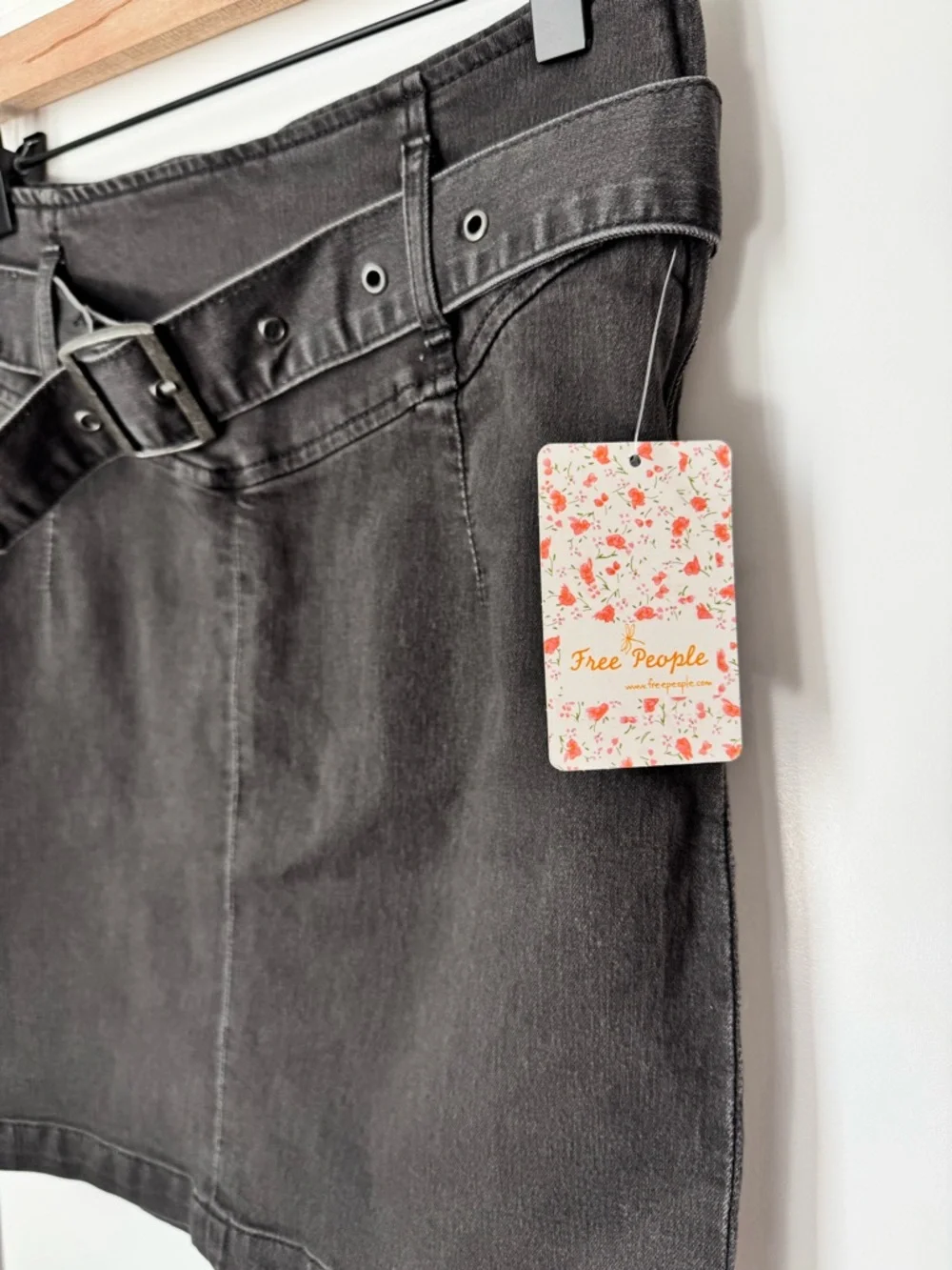 Free People Livin It Up Denim Pencil Mini Skirt in Worn Black size 4 NWT - Picture 3 of 10